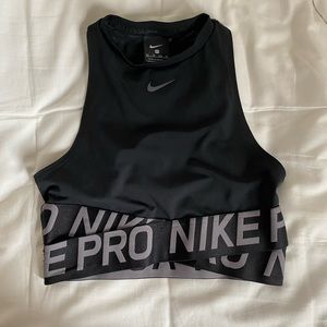 Nike pro criss cross tank size xs